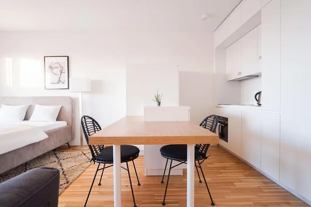 Fine Studio With Terrace - 15 Min To Center Viena 0*,  Austria